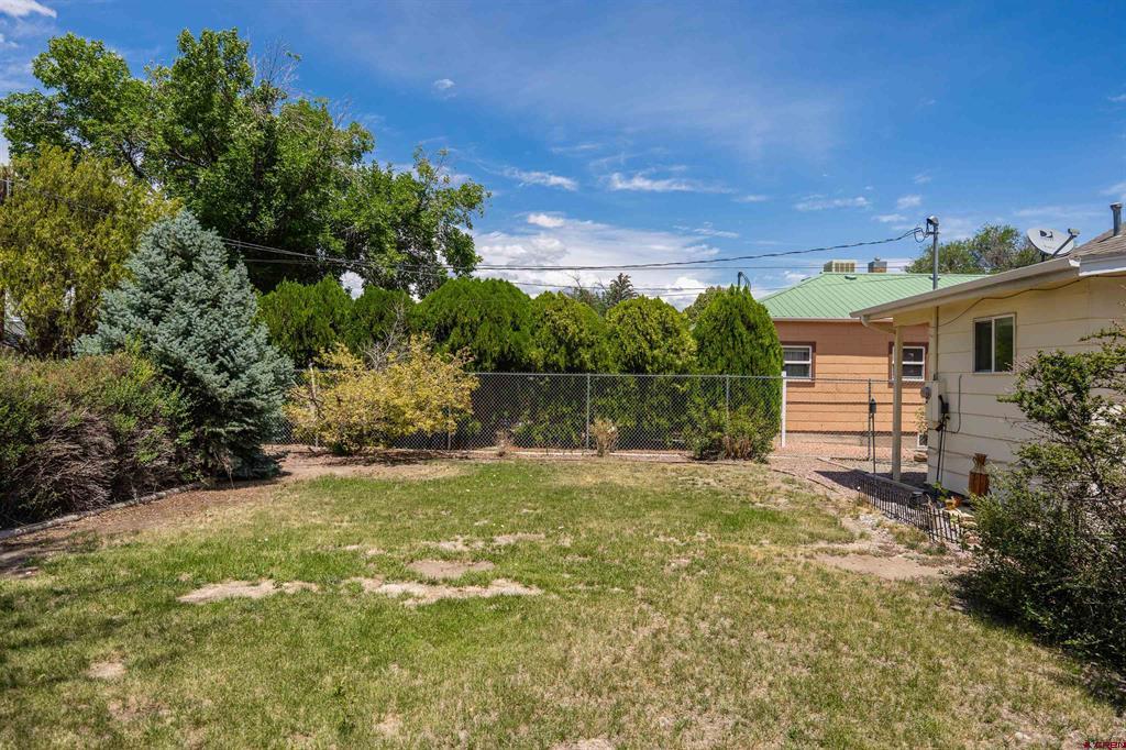 221 Leon Street Property Photo 28