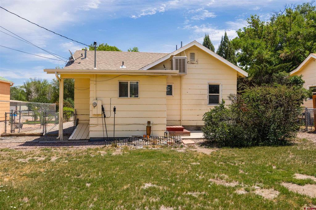 221 Leon Street Property Photo 33