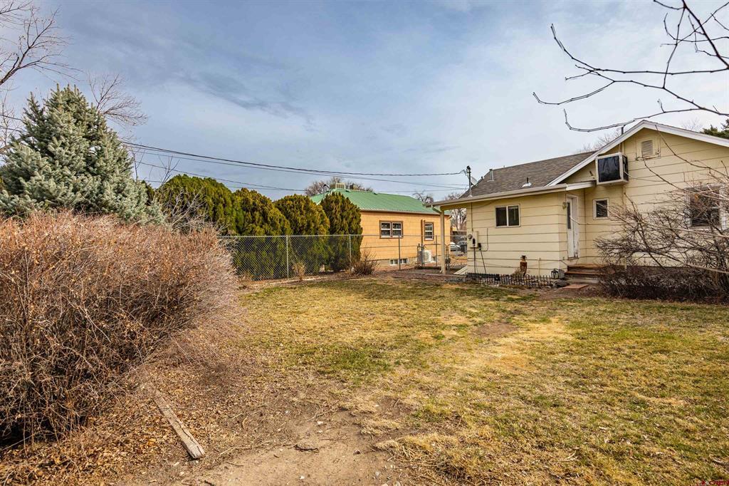 221 Leon Street Property Photo 36