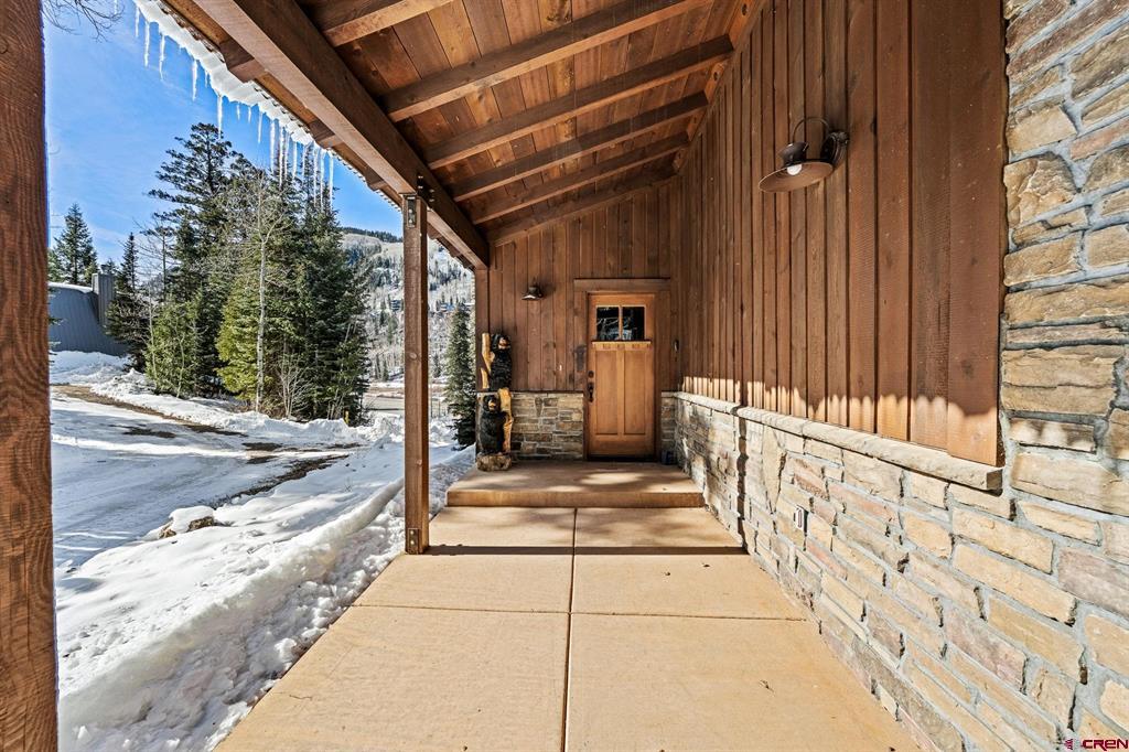114 Limestone Court Property Photo 3