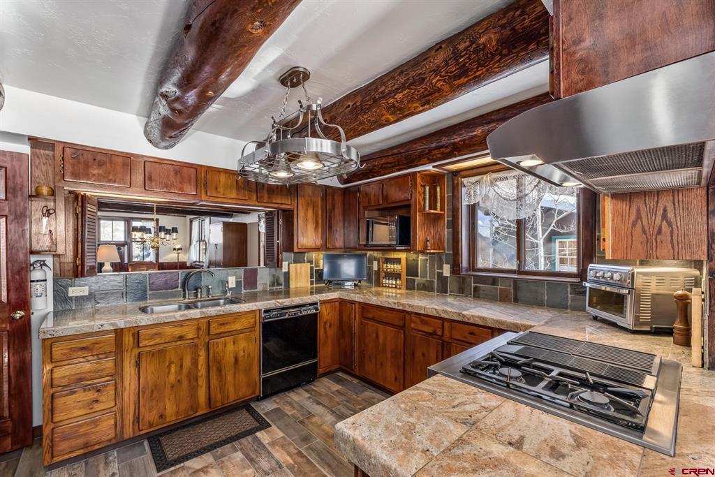 8 Gothic Avenue Property Photo 9