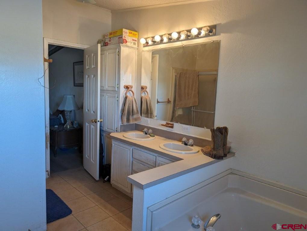 27 Road 4025 Property Photo 16