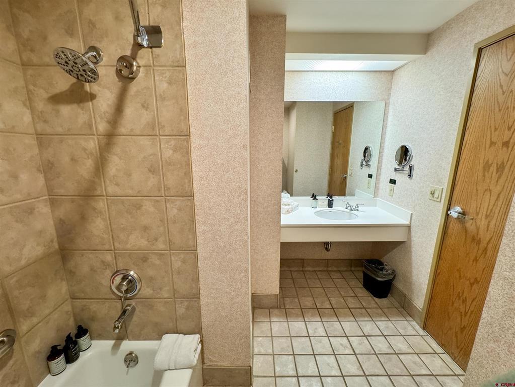 6 Emmons Road Property Photo 11