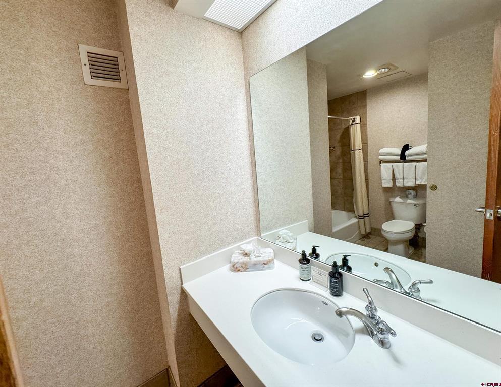 6 Emmons Road Property Photo 12