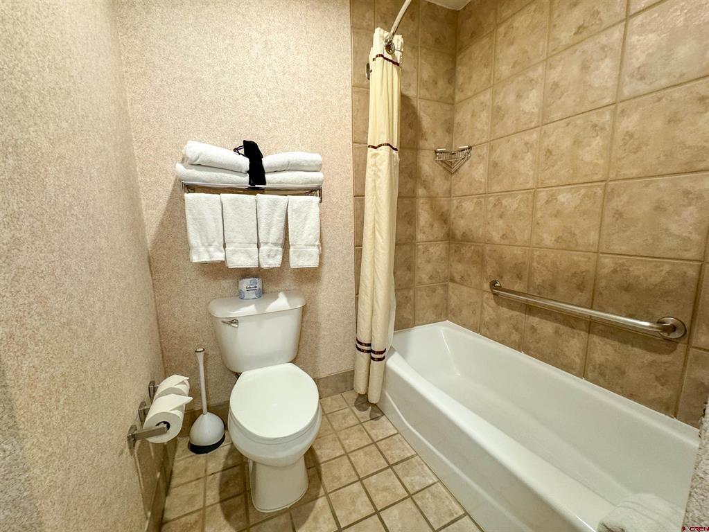 6 Emmons Road Property Photo 13