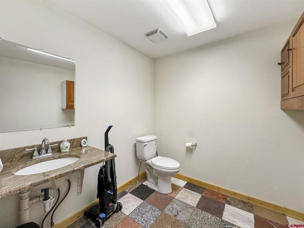 413 W New York Avenue Property Photo 27