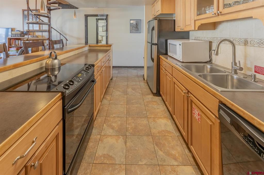 18 Hunter Hill Road Property Photo 11