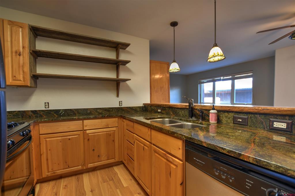 520 G-104 Redcliff Circle Property Photo 4
