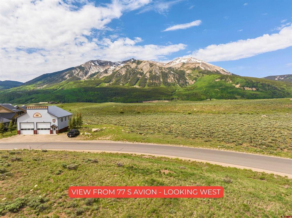 77 S Avion Drive Property Photo 11