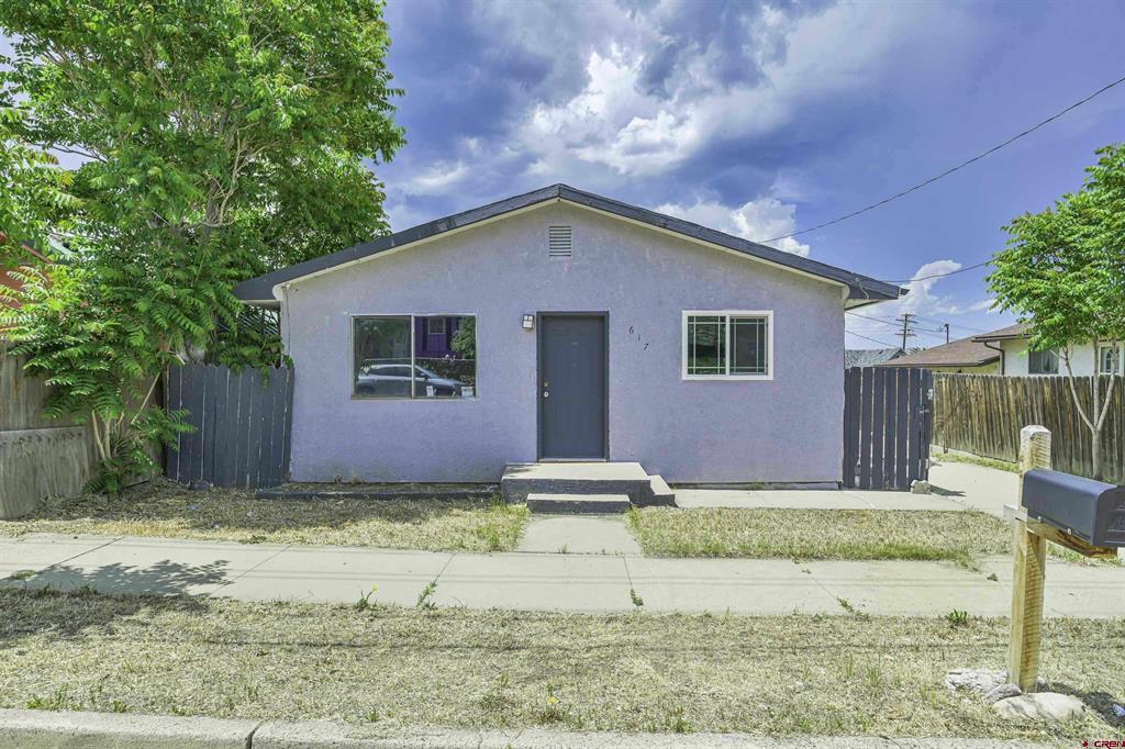 617 E 1st Street Property Photo 1