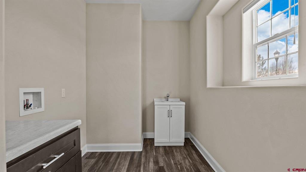 1813 Moonlight Drive Property Photo 17