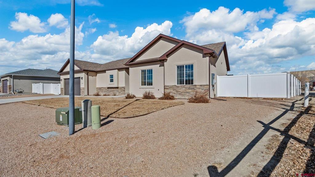 1813 Moonlight Drive Property Photo 22