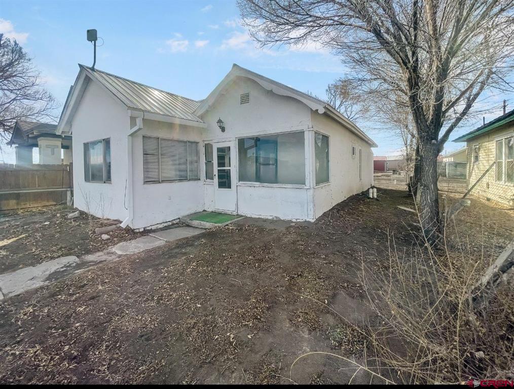517 Ross Avenue Property Photo 2