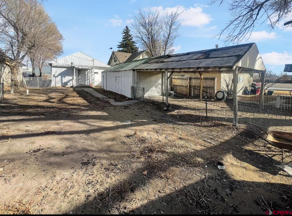 517 Ross Avenue Property Photo 3