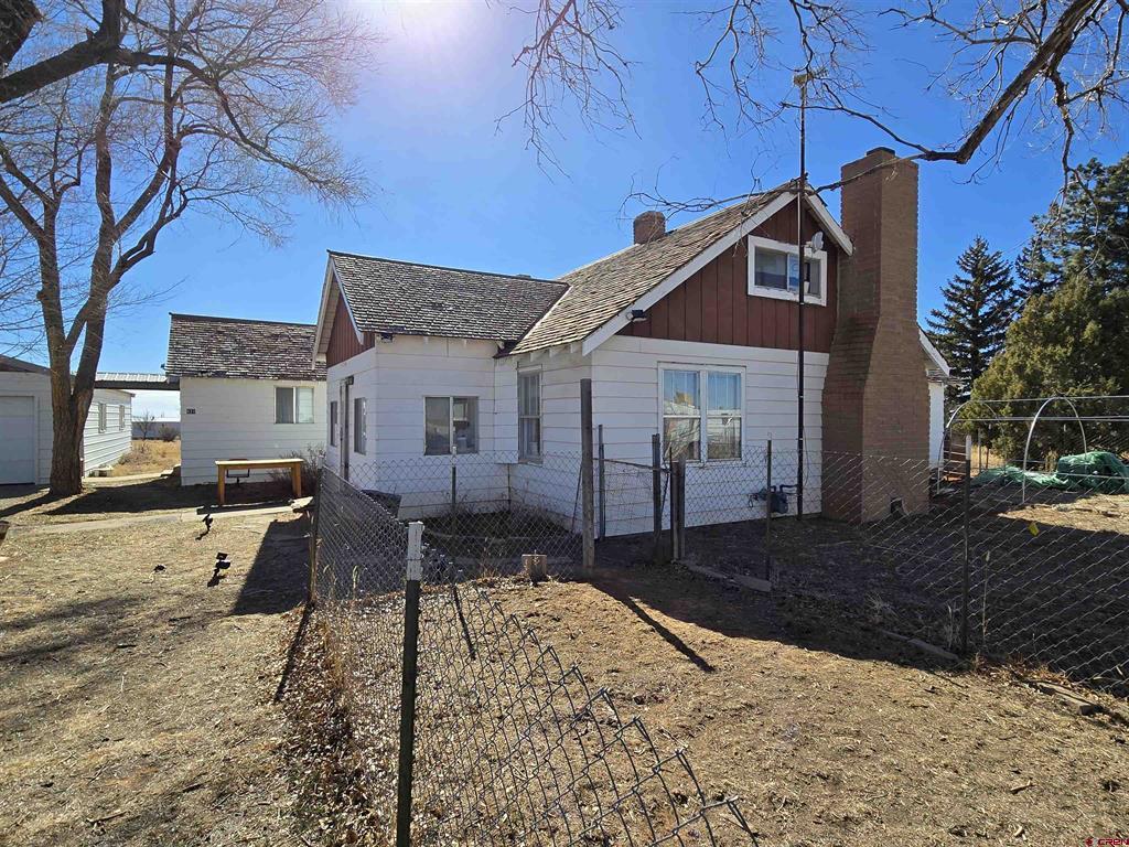431 W 4th Street Property Photo