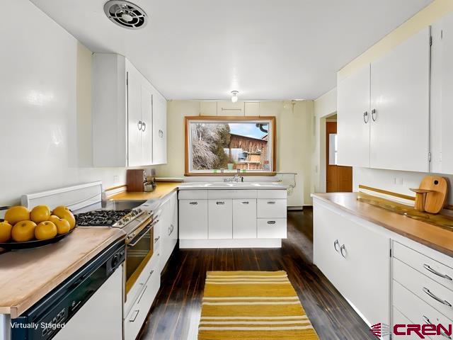 25593 North Road Property Photo 16