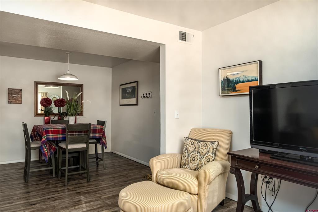 60 Westwood Pl Property Photo 4