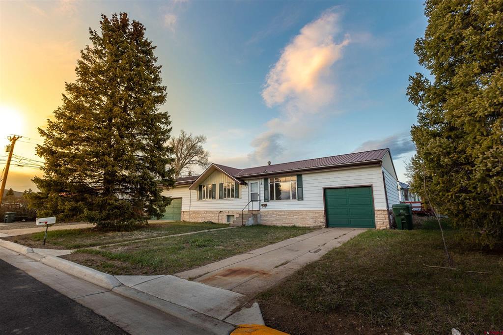 101 Floresta Street Property Photo