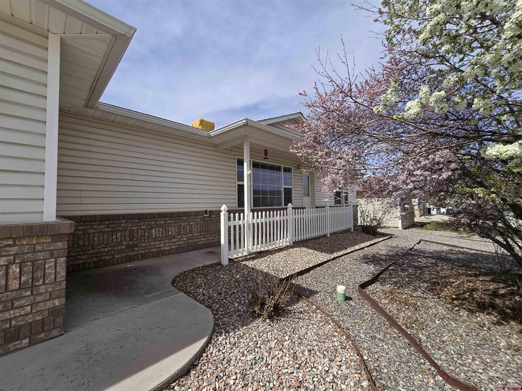 2254 Mead Lane Property Photo