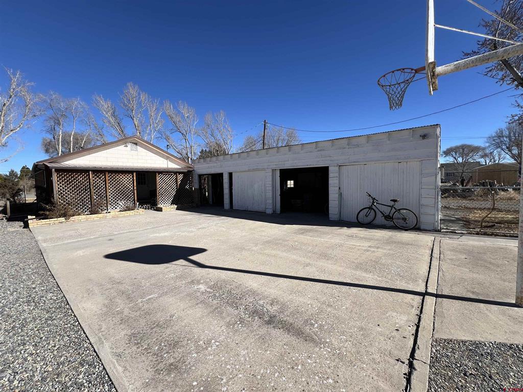 864 Orchard Road Property Photo 3
