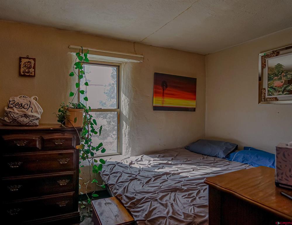 623 W 6th Street Property Photo 6