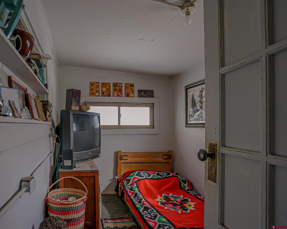 623 W 6th Street Property Photo 10