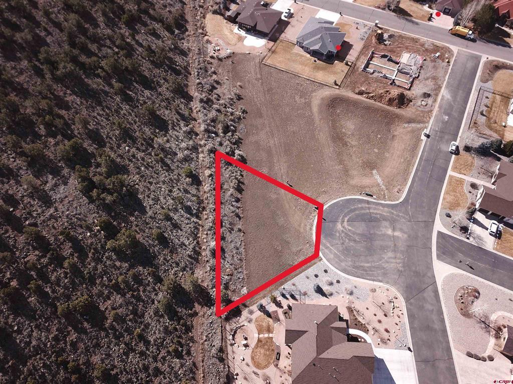855 Se Pine Street Property Photo 3