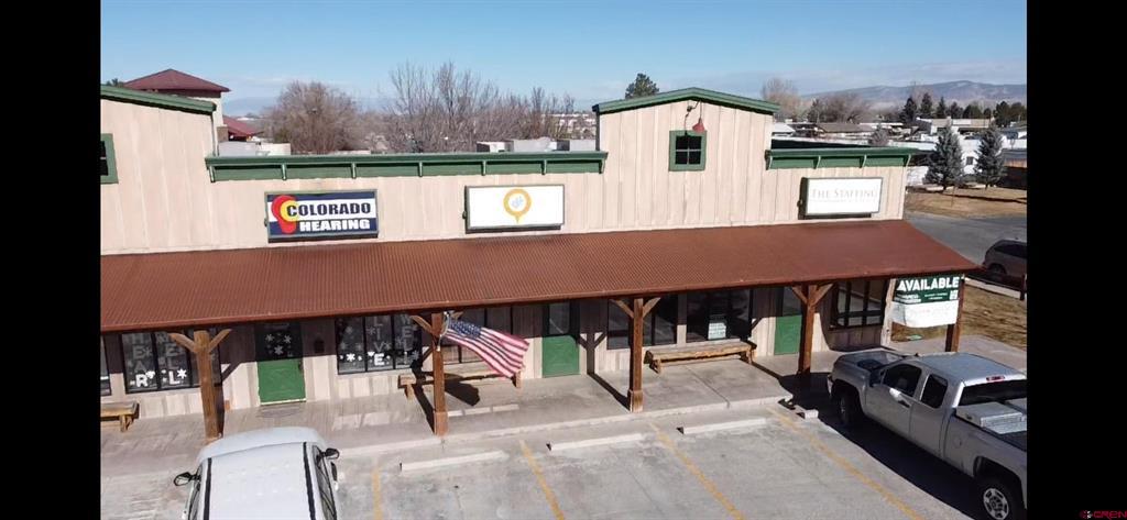 2731 Commercial Way Property Photo