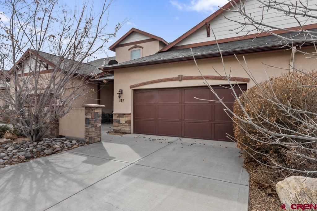 412 Stanford Lane Property Photo