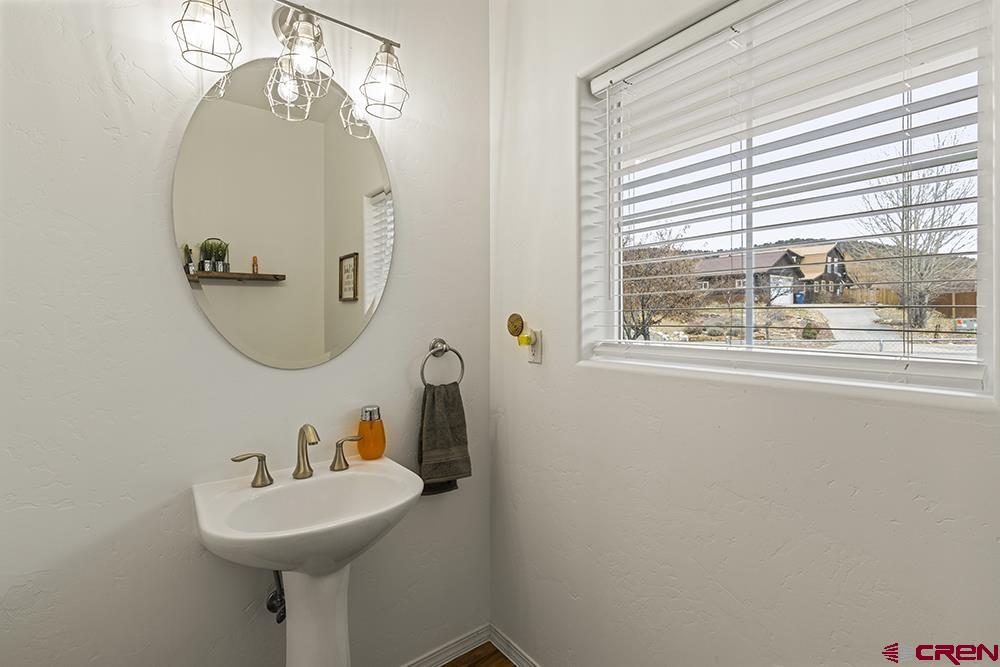1710 N Taylor Circle Property Photo 16