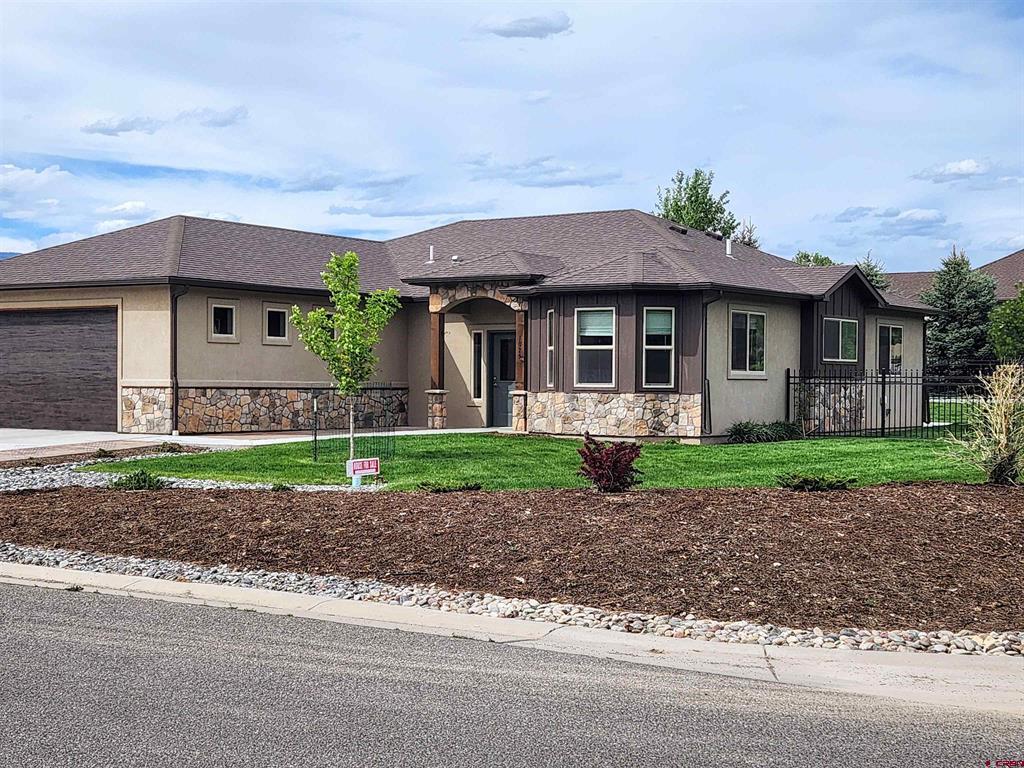 1025 Se Fairway Drive Property Photo