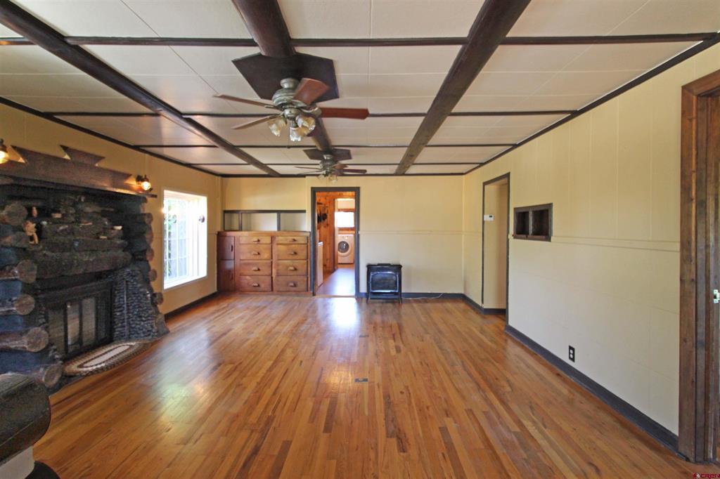 650 W Grand Ave Property Photo 4