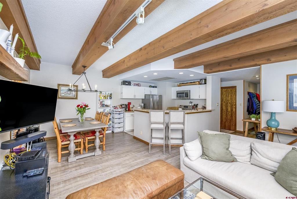 11 Snowmass Road Property Photo