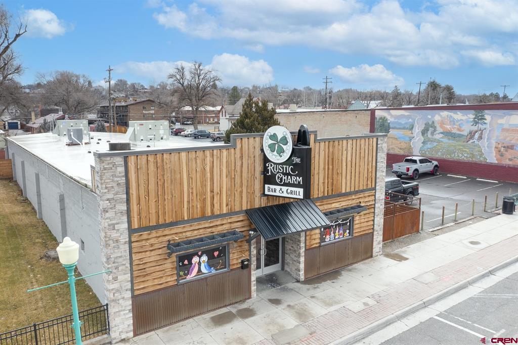 220 Main Street Property Photo