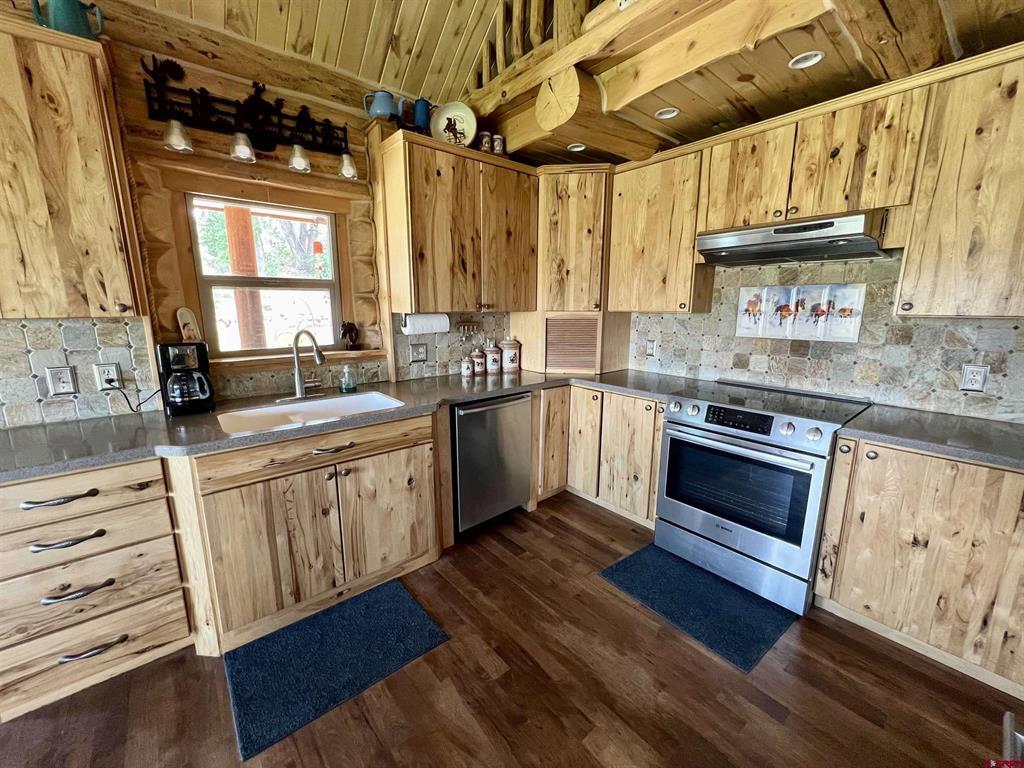 5890 Sawmill Mesa Road Property Photo 11
