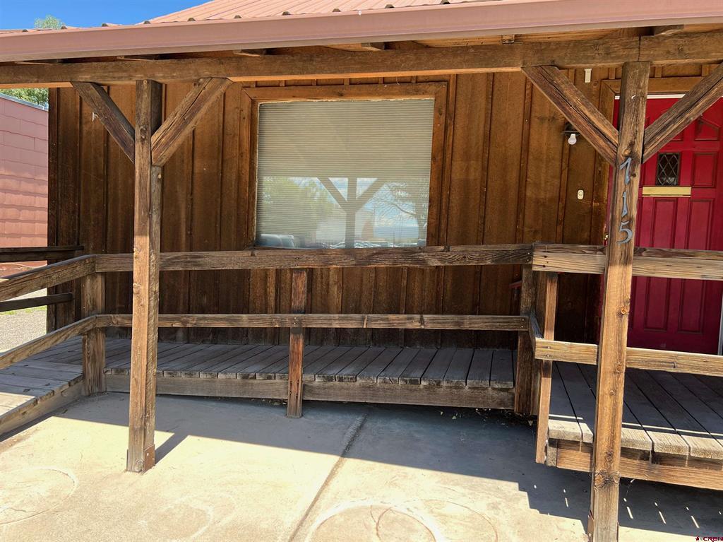 715 S Townsend Avenue Property Photo 3