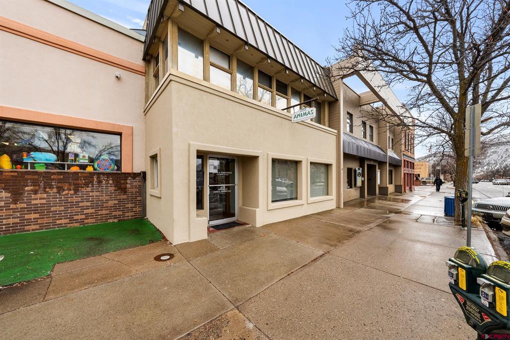 960 E Second Avenue Property Photo
