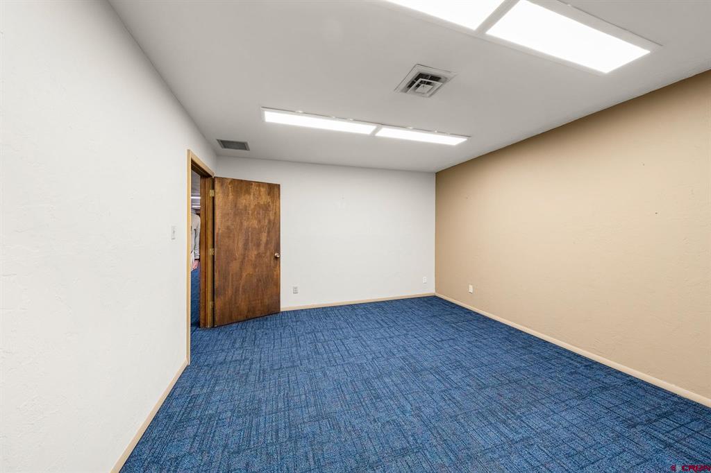 960 E Second Avenue Property Photo 28