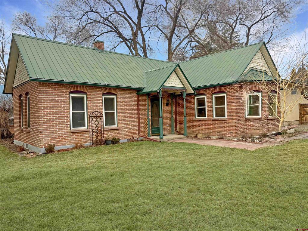 127 Niagara Avenue Property Photo