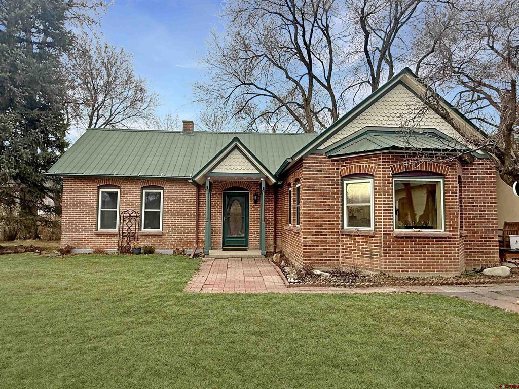 127 Niagara Avenue Property Photo 2