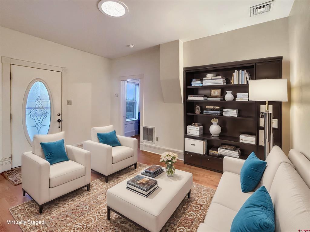 127 Niagara Avenue Property Photo 3