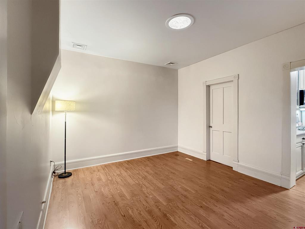 127 Niagara Avenue Property Photo 4