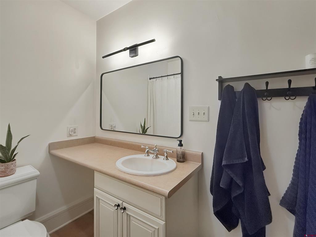 127 Niagara Avenue Property Photo 15