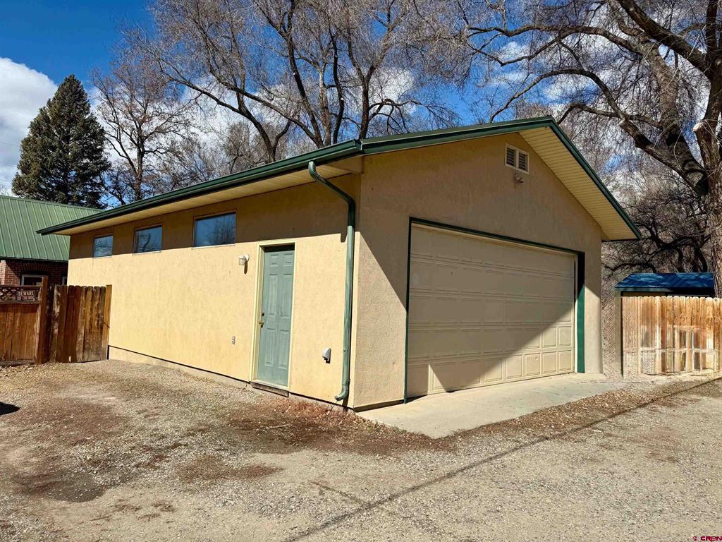 127 Niagara Avenue Property Photo 32