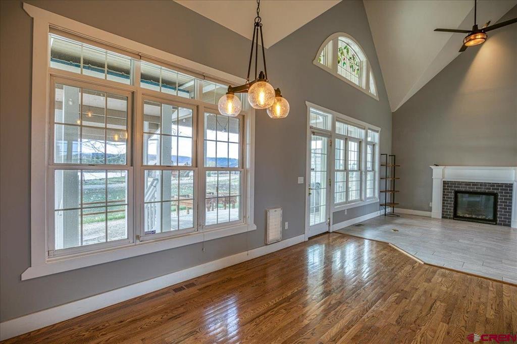 381 Northlake Avenue Property Photo 8