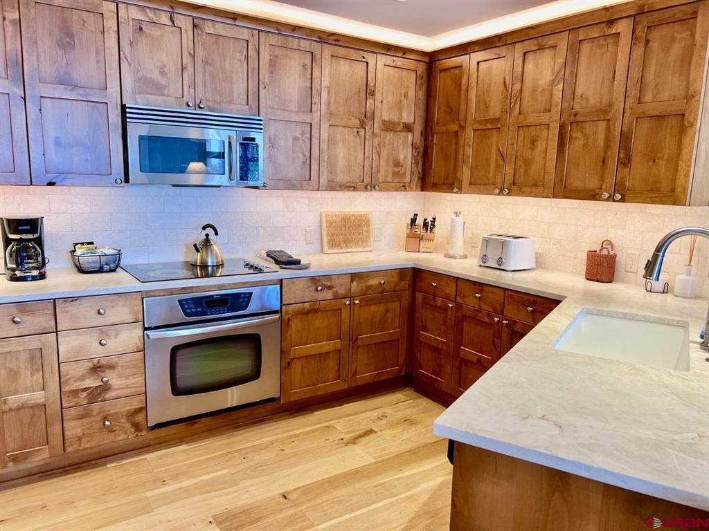 14 Hunter Hill Road Property Photo 10