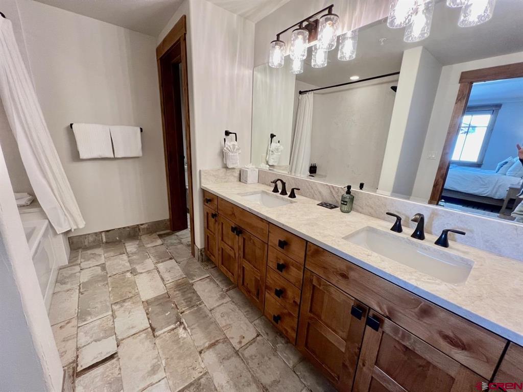 14 Hunter Hill Road Property Photo 17