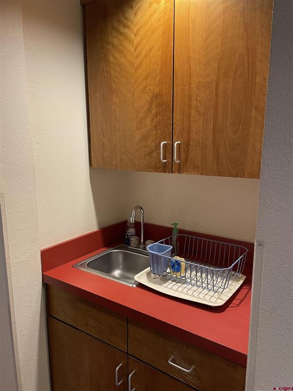 484 Turner Drive Property Photo 6
