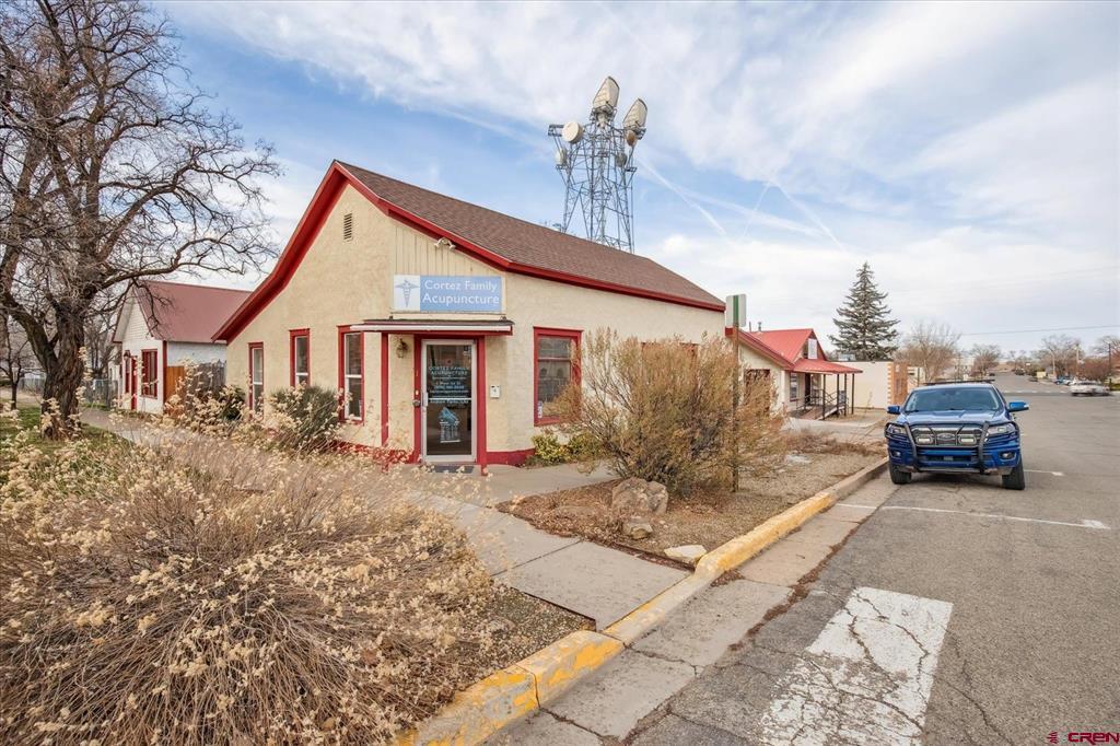 1 W 1st Street Property Photo