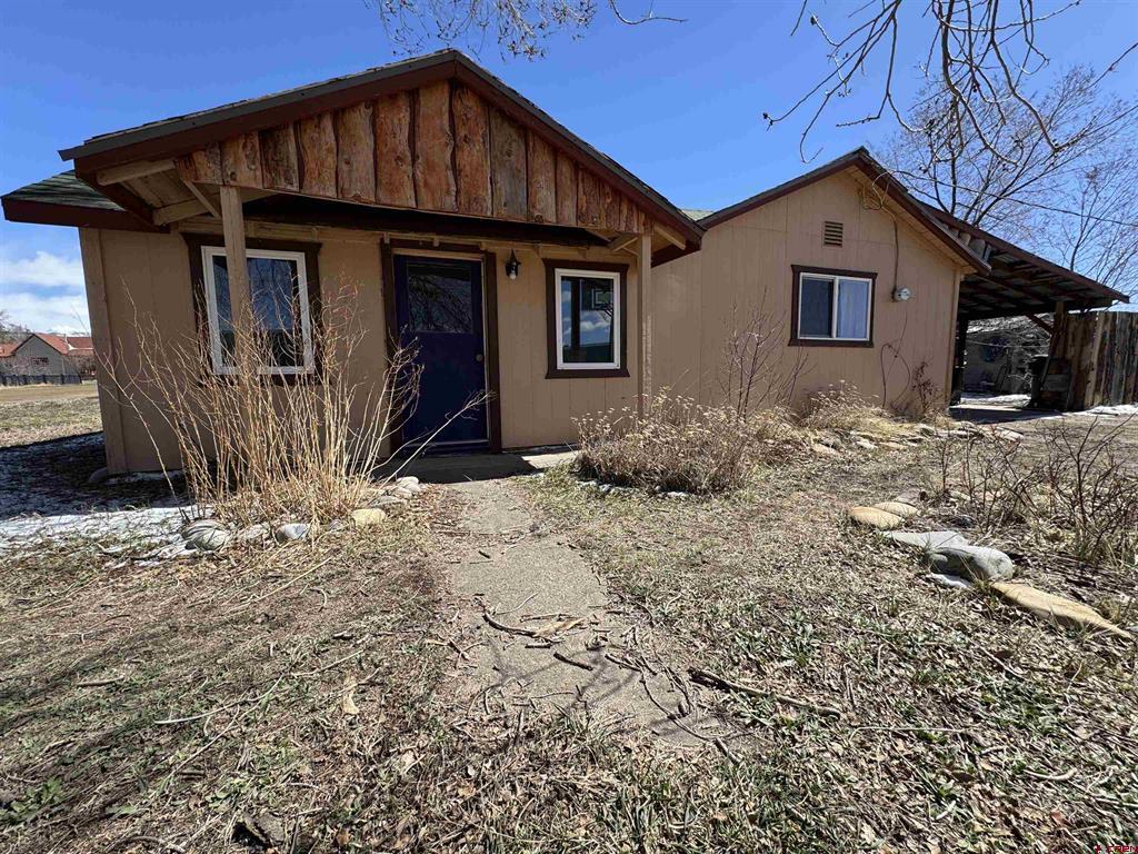 869 Riverside Avenue Property Photo